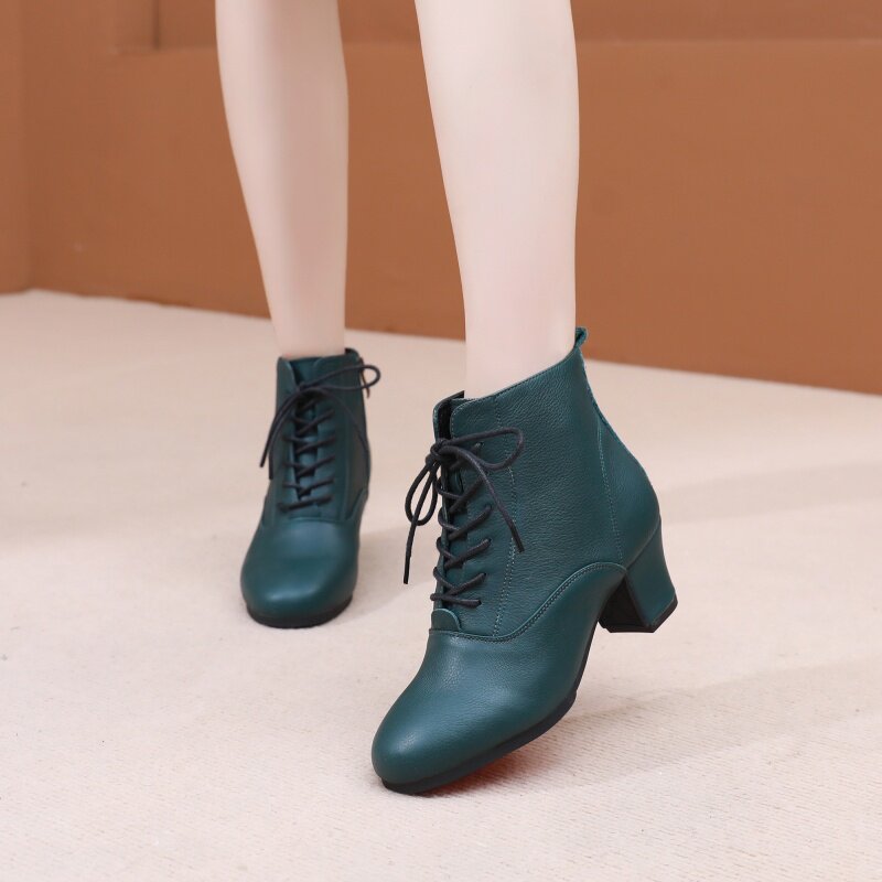 新款软底广场舞鞋女式低跟冬季演出跳舞靴加绒国标摩登拉丁舞蹈鞋