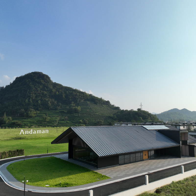 坐落于新昌穿岩十九峰风景区，占地400亩 享静谧之境，2000㎡大草坪，体验丰富多彩的慢生活 1-2晚野奢之旅，含早餐/晚安甜品/饮品/社区活动