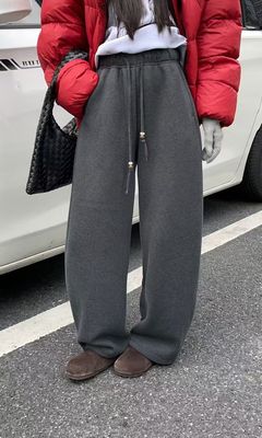 蒂娜25秋冬新款加绒加厚松紧腰抽绳休闲裤女宽松显瘦阔腿弯刀裤