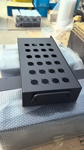 定制12口24孔/24通道金属卡农公母接线盒空盒全新的卡农/BNC/USB