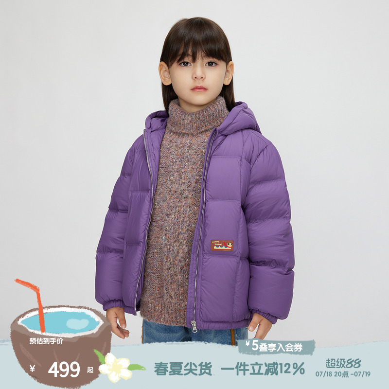 拉链门襟，连帽设计