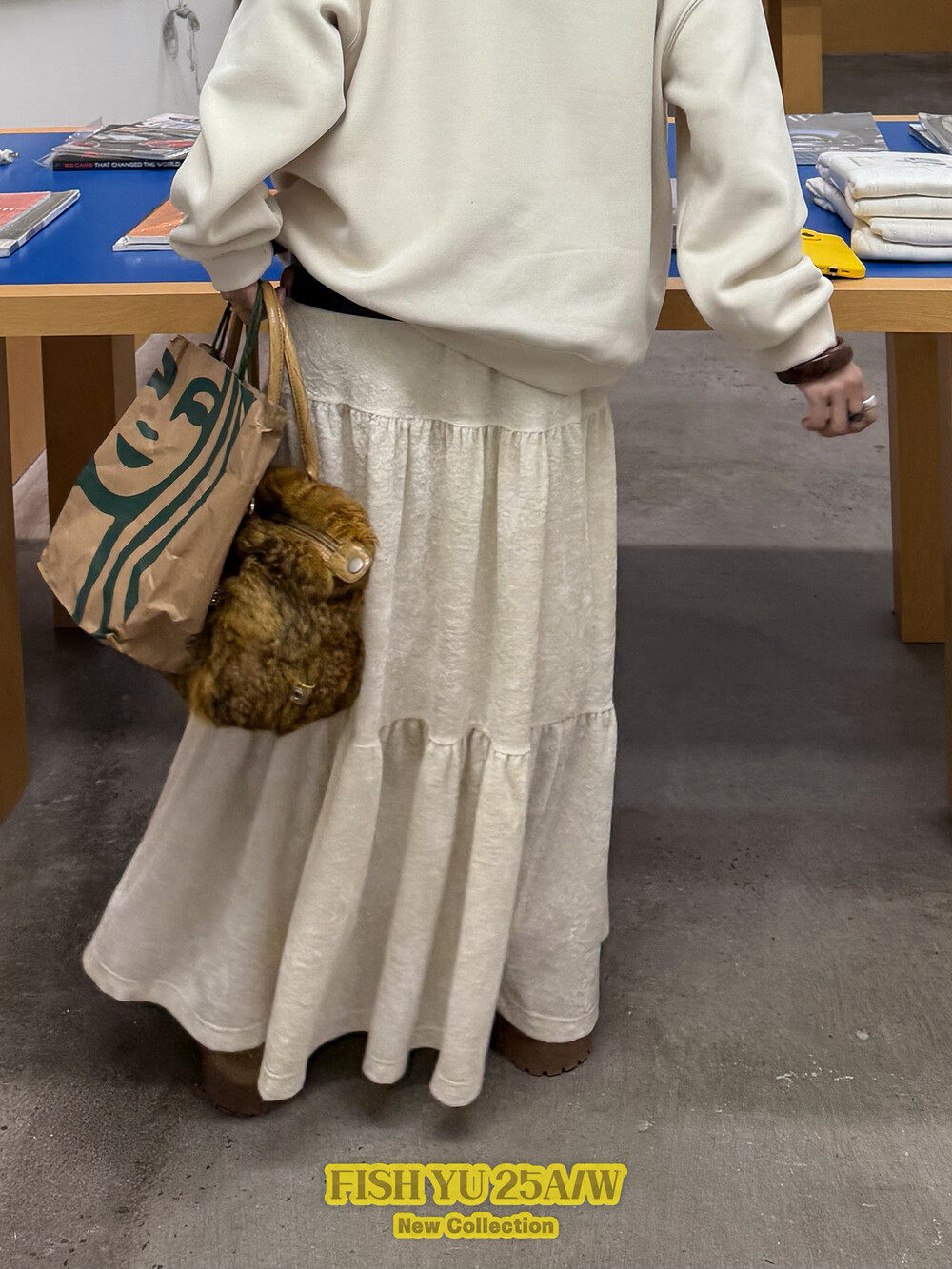 YU冬新款高品质高腰藏肉丝绒遮腿宽松加厚半身裙中长裙625717