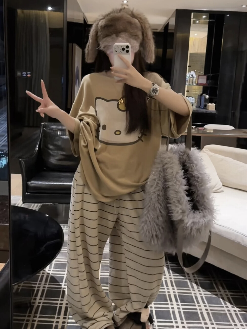 大東冬新款Kitty猫卡通印花宽松圆领休闲大版绒感加厚短袖T恤7136