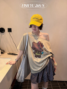 FISH YU夏新品美式复古趣味kitty白墨直喷印花斜肩宽松短袖T恤