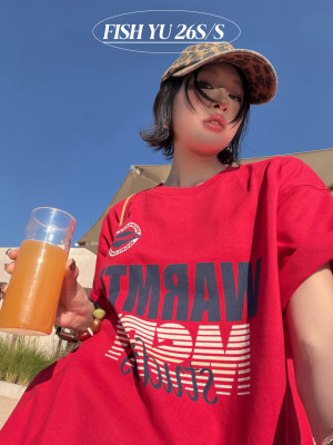 YU美式复古街头感撞色英文字母印花侧边小开叉宽松短袖T恤626011