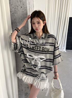 ME KAKAMEE春设计蝴蝶结喷画Polo领蕾丝拼接条纹短袖POLO衫S3861