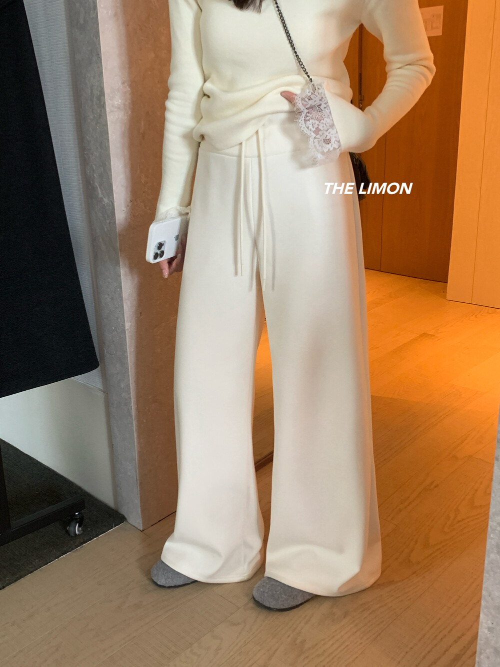 柠檬绿茶2025冬新款简约复合绒高腰显瘦微喇休闲裤加绒卫裤1222