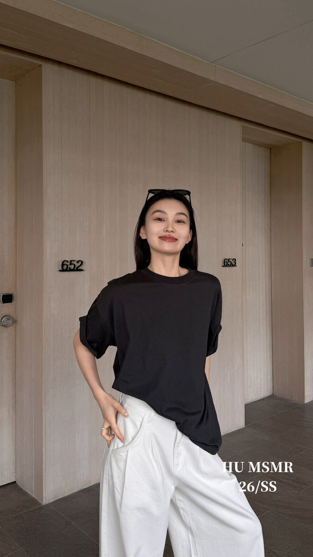 HU早春新款极简风圆领宽松纯色短袖T恤大版上衣女休闲L1503