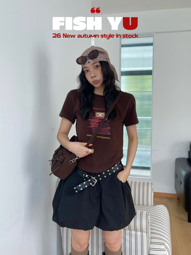 FISH YU秋美式复古堆叠信封白墨印花立体贴布修身短袖T恤626583
