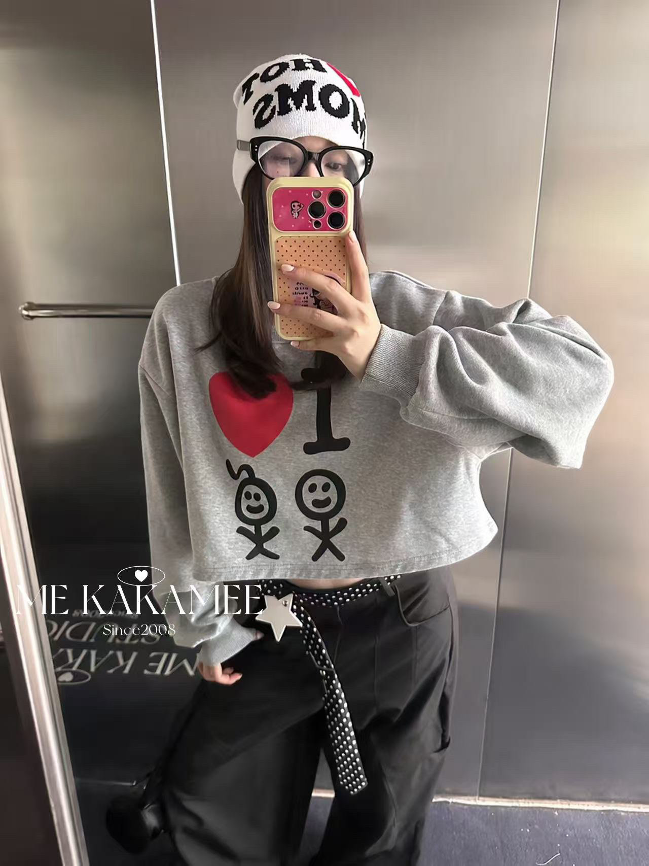 ME KAKAMEE秋新品喷画韩代火柴人设计感短款卫衣休闲圆领9735