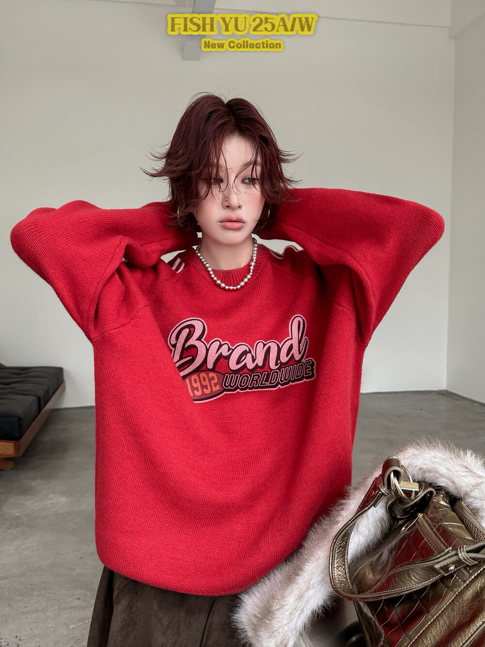 YU冬新款韩版美式字母1992印花侧边双杠北极绒圆领毛衣大版上衣