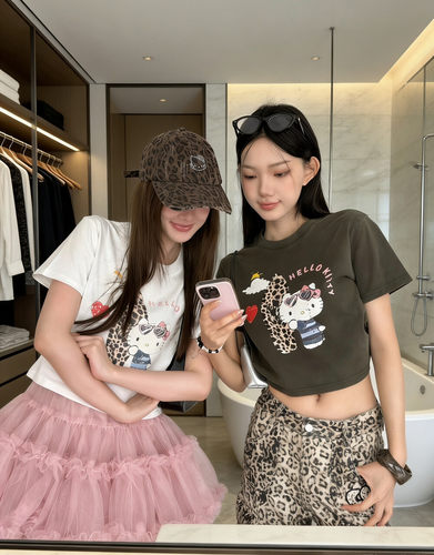 ME KAKAMEE春新品冼水做旧冲浪KT猫小版T恤短袖T恤上衣女9191