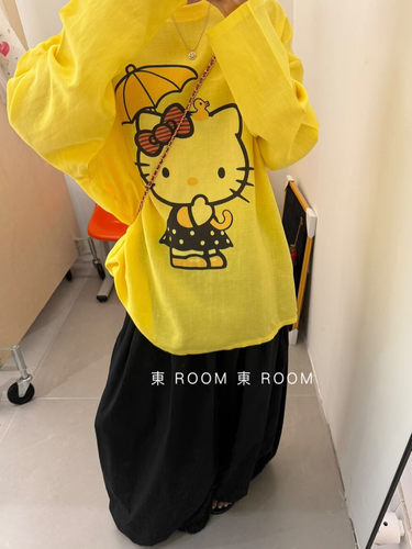 東ROOM早秋减龄圆领宽松HelloKitty印花慵懒风基础款长袖T恤26392