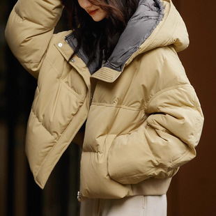 无畏严寒！撞色95白鹅绒短款连帽羽绒服 冬季鹅绒服女装保暖外套