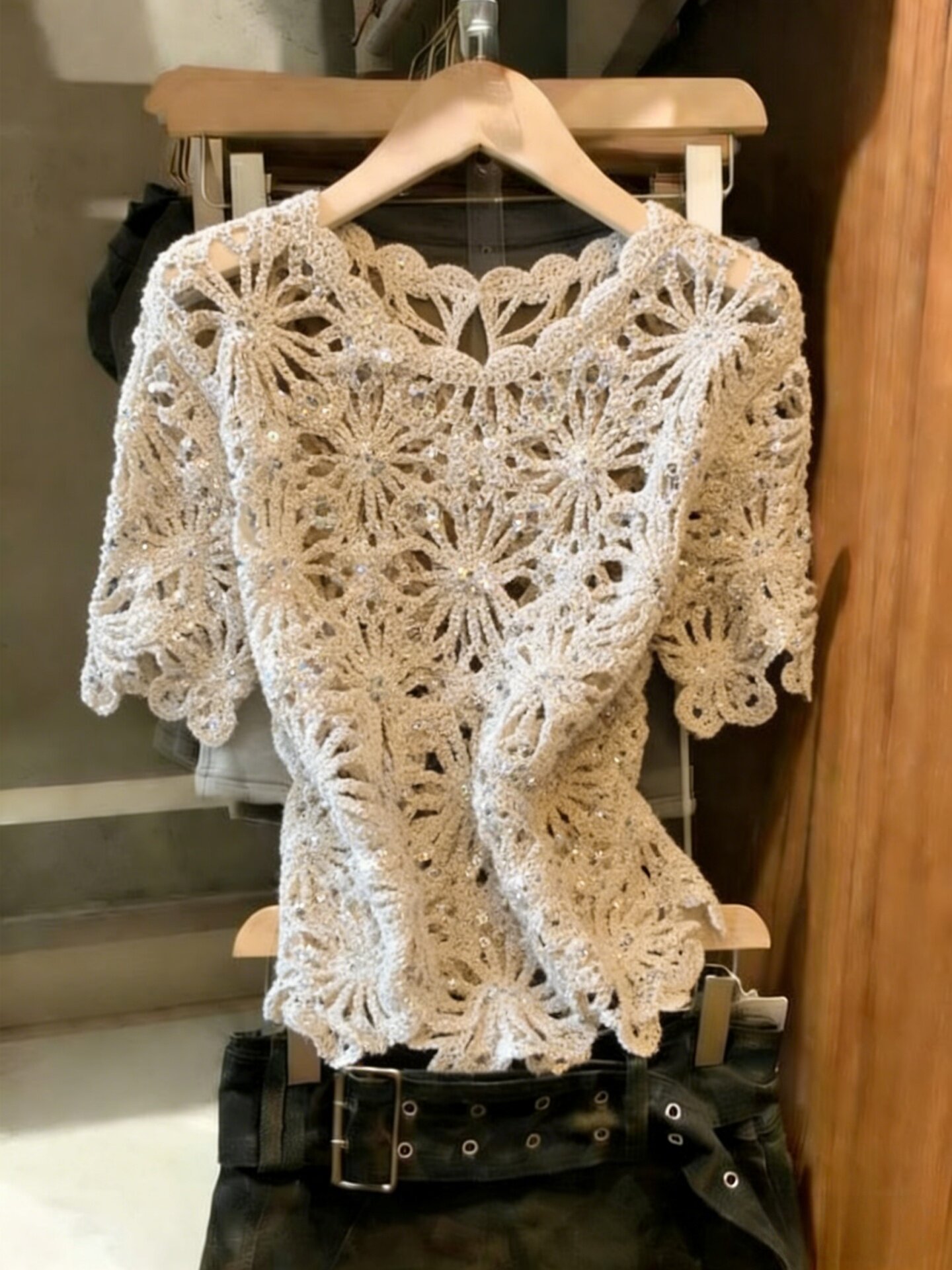 Qadın toxunma sviter, sequinli, qısaqol, yüngül
