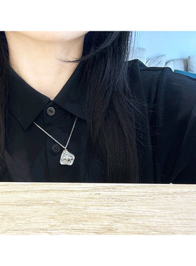 银项链独特设计感蛙栖簸箕