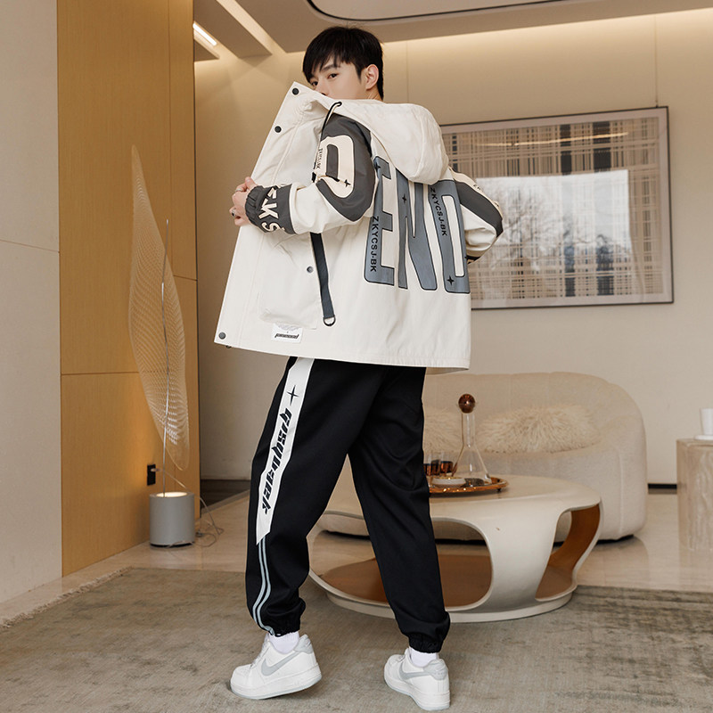 青少年春季潮流外套13岁男孩初中高中学生帅气15大童宽松夹克套装