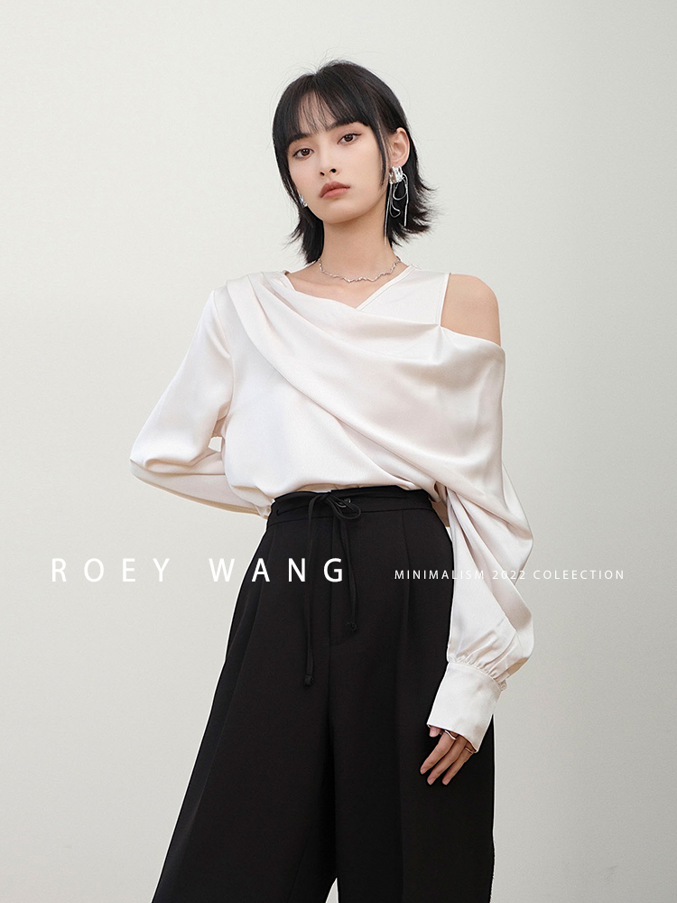 ROEYWANG 醋酸缎面长袖上衣女气质纯欲小众设计感不对称露肩衬衫