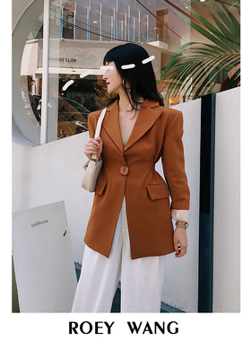 ROEY WANG 小众设计感木扣西装外套女收腰显瘦休闲小西服百搭通勤