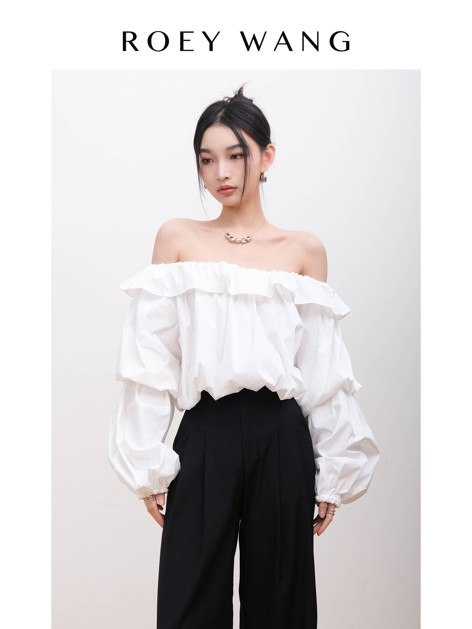 ROEYWANG 白色荷叶边泡泡袖纯棉宽松长袖衬衫一字领露肩上衣女