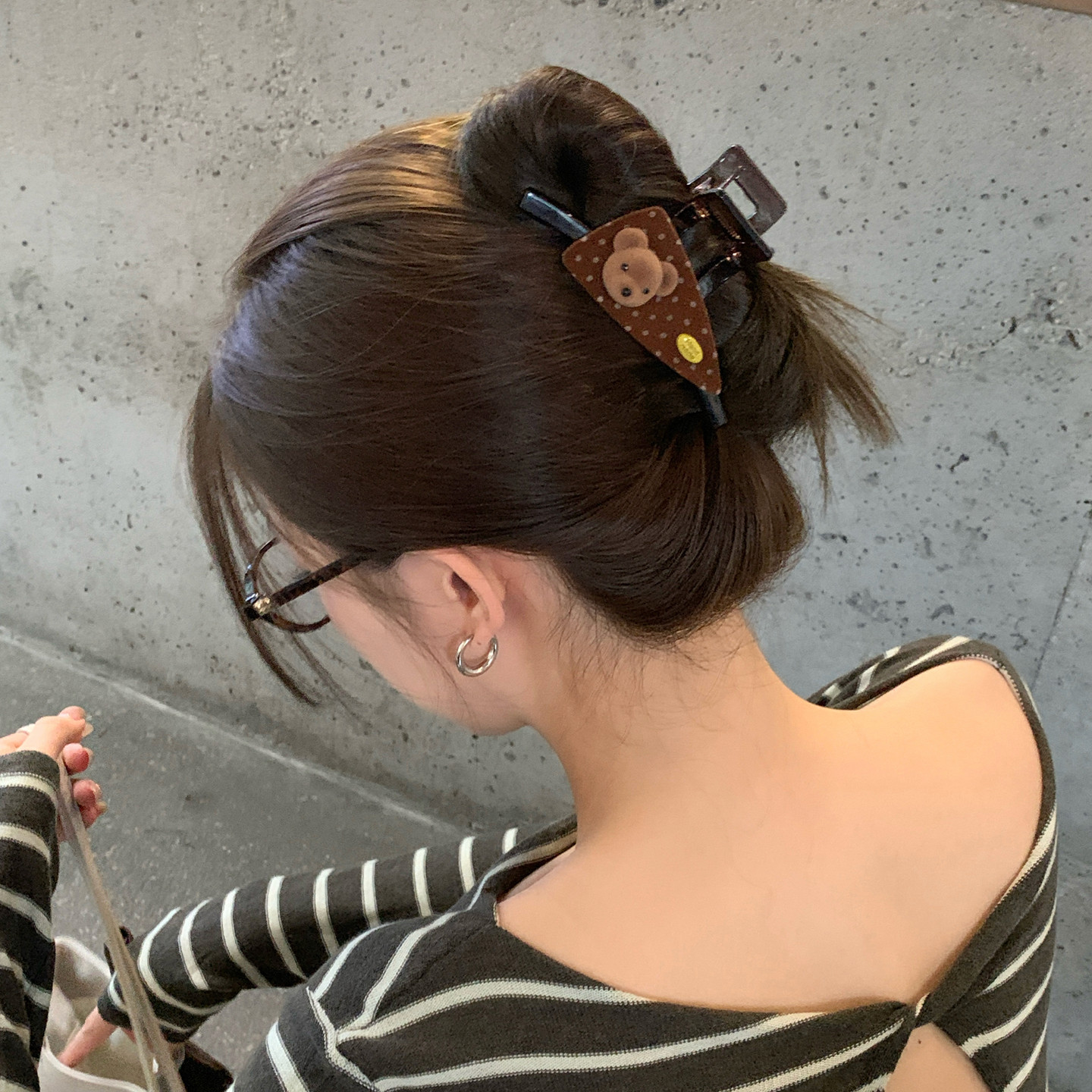 韩系设计感植绒波点小熊抓夹三角形发抓后脑勺鲨鱼夹盘发夹子发饰