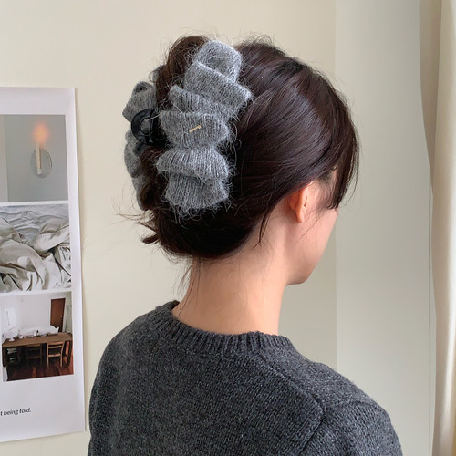 韩系复古针织云朵泡泡抓夹秋冬新款高级感后脑勺盘发鲨鱼夹子头饰