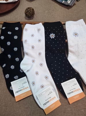 韩国kikiyasocks女袜东大门新款简约时尚中筒袜秋冬新款棉袜1248