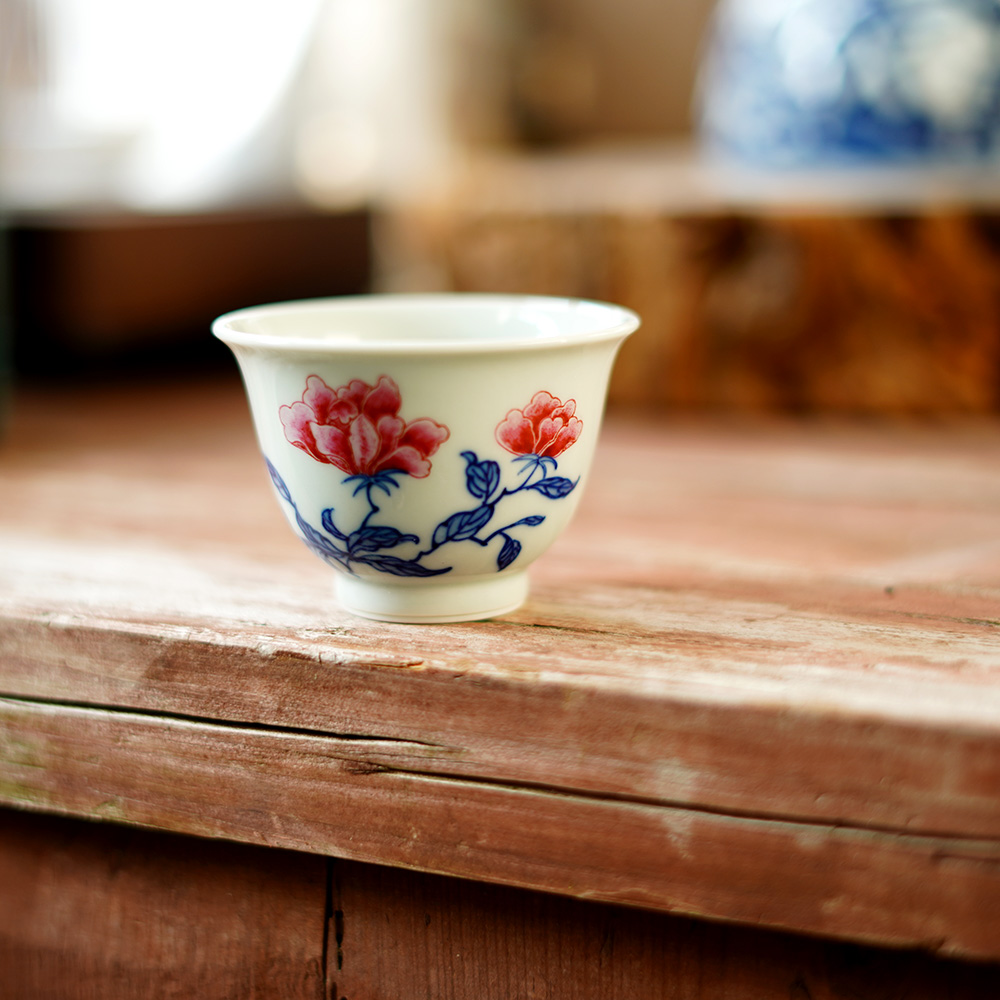 景德镇手工手绘青花加彩牡丹铃铛杯-60ml
