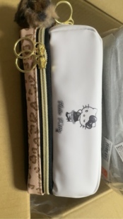 日本三丽鸥 hello kitty笔袋 25LBR 日本带回