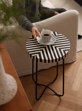 现代极简几何条纹金属茶几摆件