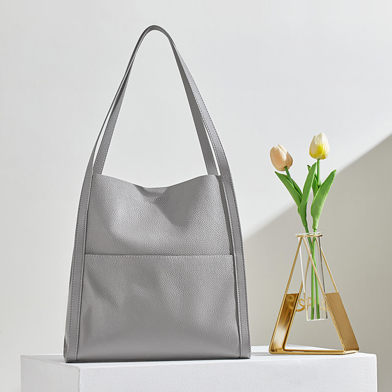 波斯丹顿新款大容量时尚通勤牛皮单肩包托特包女包BL1233631ZB