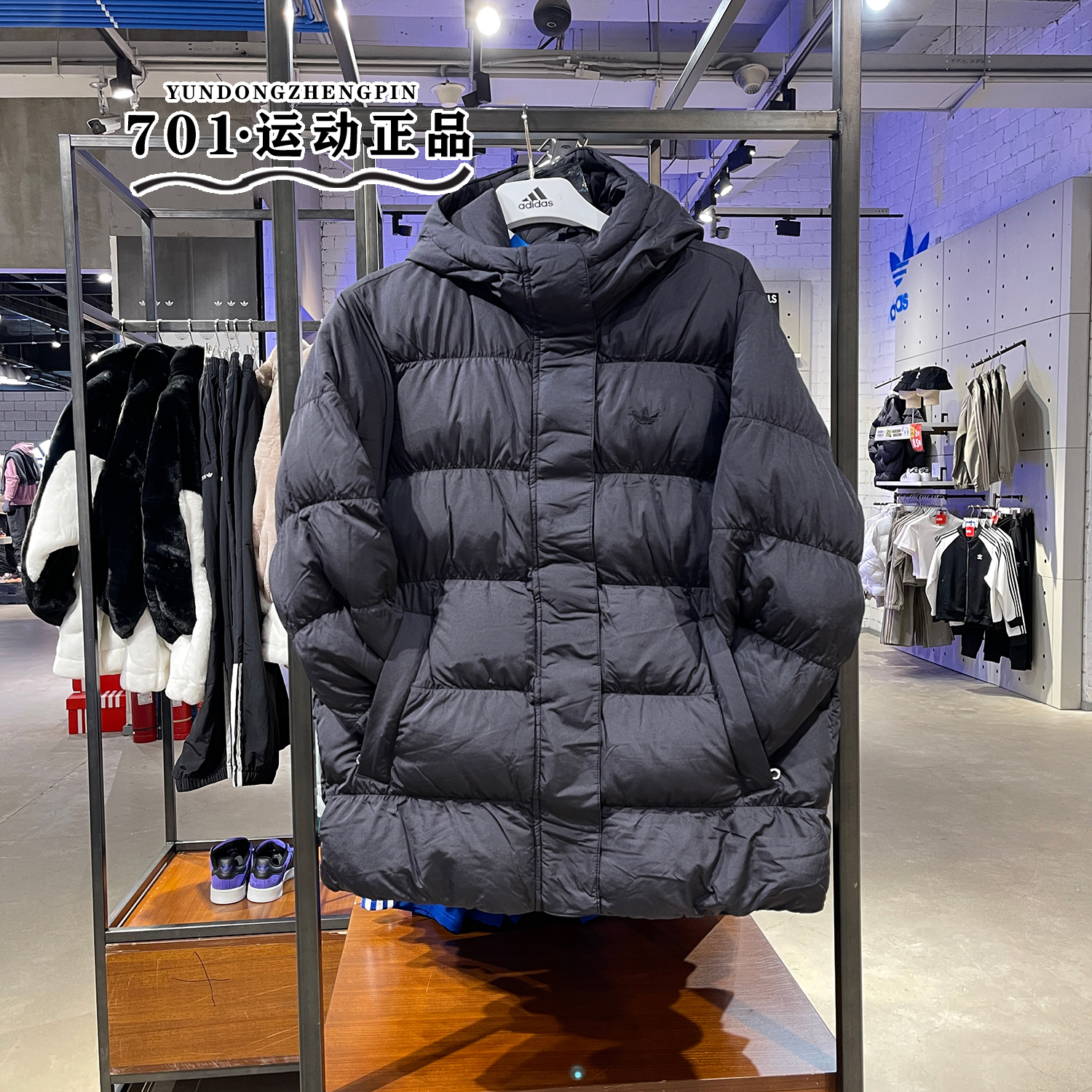 阿迪达斯三叶草女子保暖运动棉衣