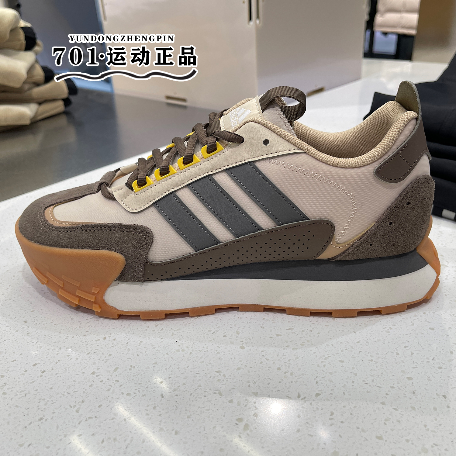 阿迪达斯男子运动休闲鞋