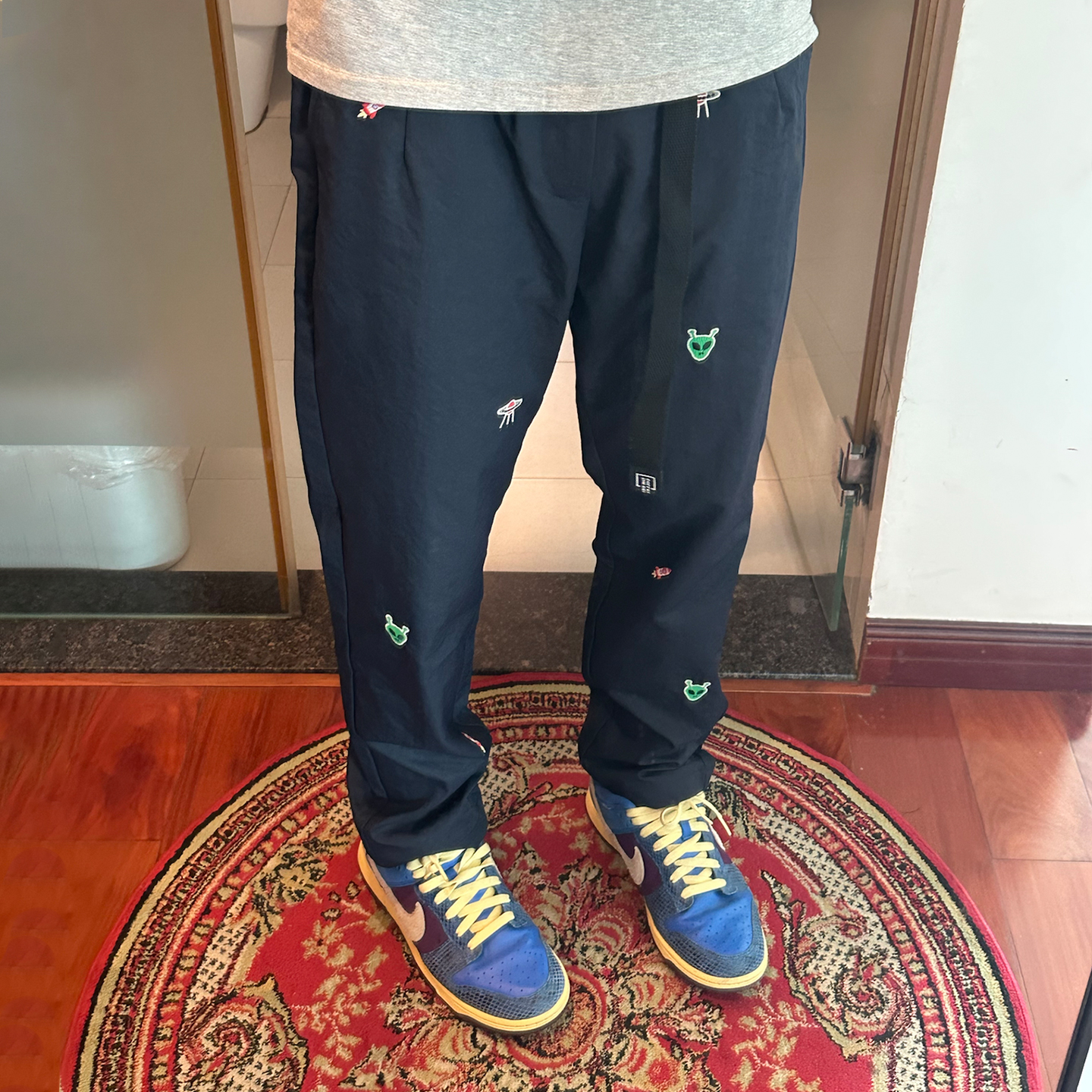 裤子男秋冬休闲男裤宽松直筒潮流百搭刺绣宽松直筒男生工装裤长裤