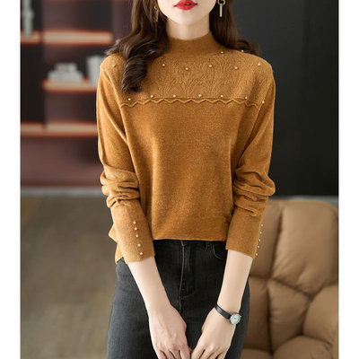 天鹅绒钉珠半高领打底毛衣女