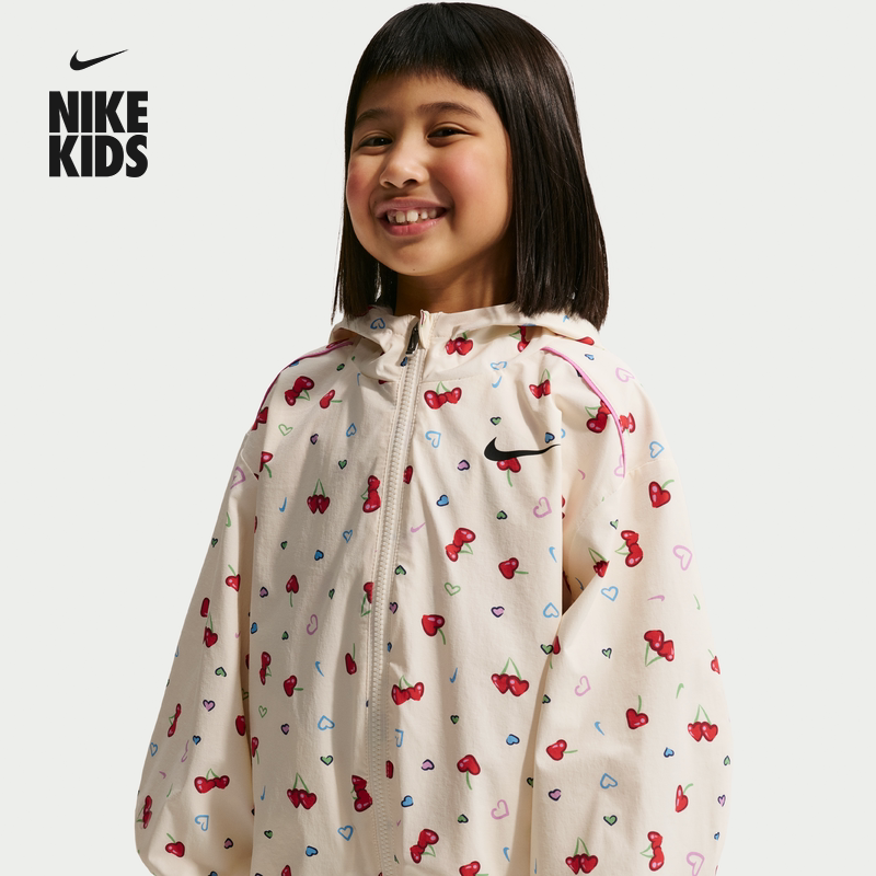 耐克幼童速干轻便夹克春季新款女童梭织休闲连帽外套NIKE IU5479