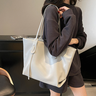 大容量手拎包包女士2026新款时尚百搭单肩包流行上课通勤包托特包