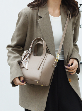 复古手提包包女2026新款时尚百搭单肩斜挎包高级感上班通勤水桶包