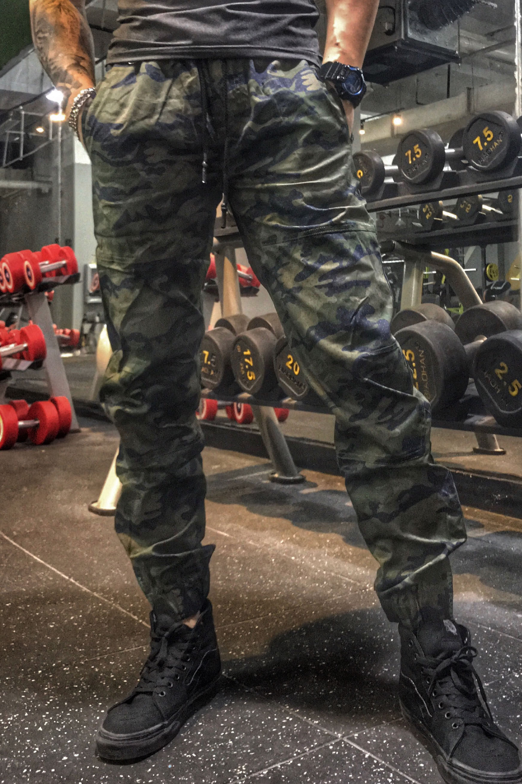 《一件也清仓》潮牌健身男春夏健美迷彩小脚修身收口卫裤工装裤