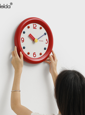 Mandelda免打孔创意简约挂钟2025新款家用客厅时钟轻奢钟表挂墙