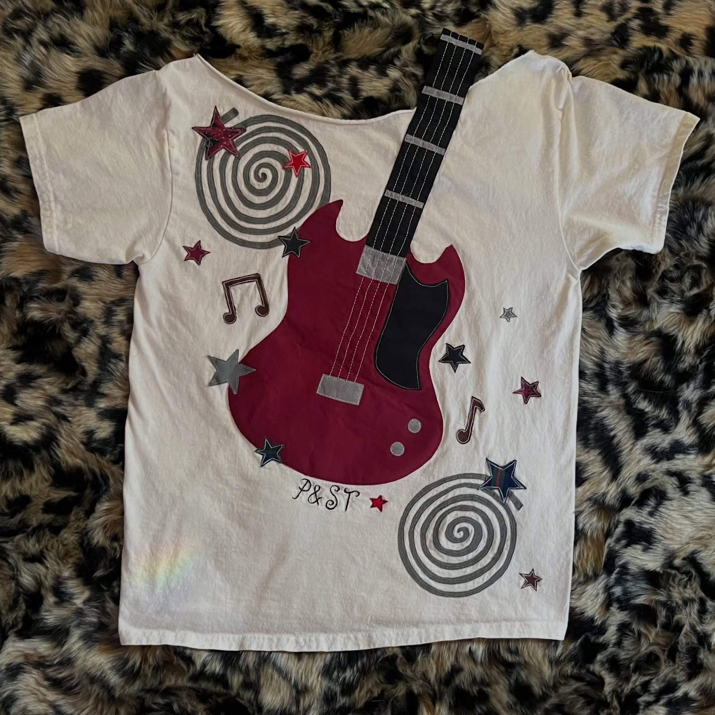 Y2k童趣少女风米白电吉他贴布短袖T恤星星音符螺旋印花宽松上衣