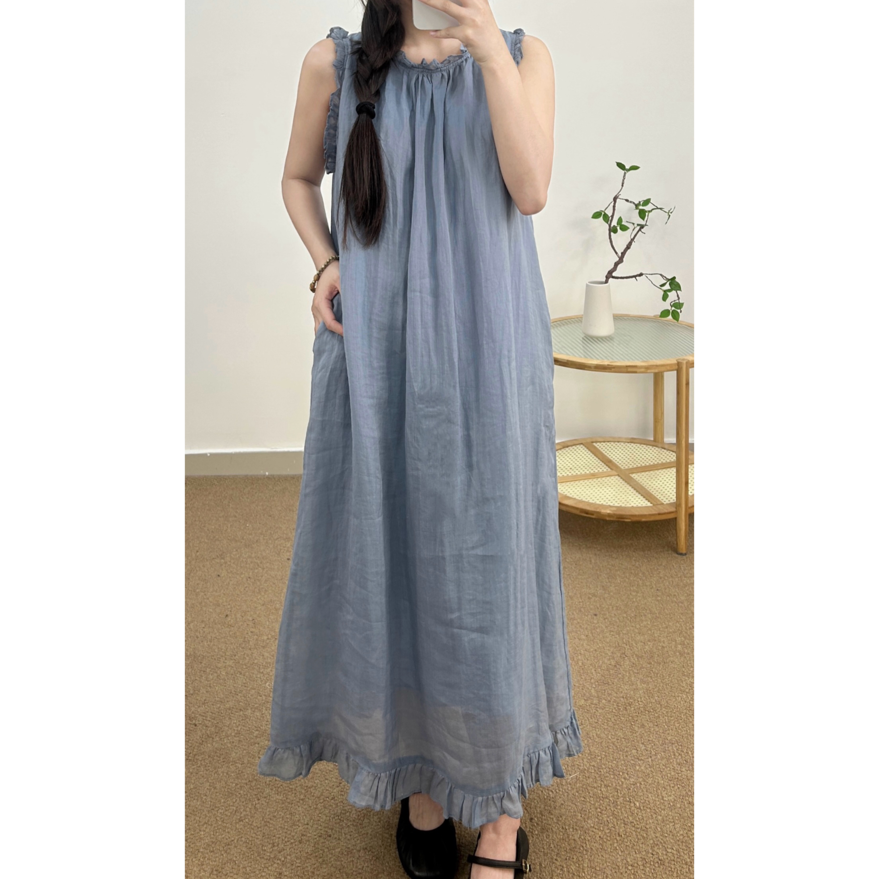 半自由2025夏新款文艺复古小众洋气宽松显瘦女士连衣裙背心裙无袖