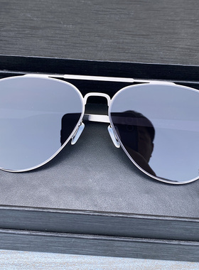 马登无螺丝轻薄舒适防紫外线墨镜