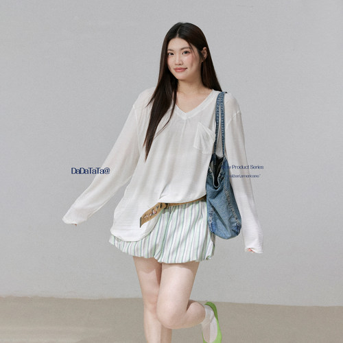 晶咕白标DADATATA【慵懒韩女】微胖mm胸前口袋V领长袖大码针织T恤