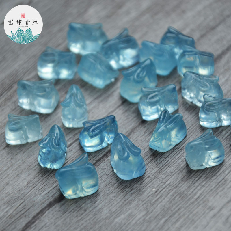 君绾青丝纯天然冰透海蓝宝手工雕刻小兔子吊坠手链项链坠水晶配件