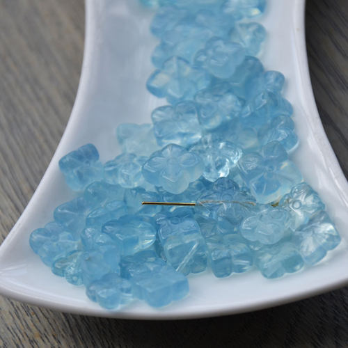 天然海蓝宝手工雕刻四叶花吊坠