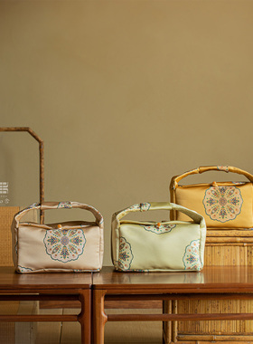 知舍·镜花源旅行包 壶袋新中式复古宫廷风手工加棉防震收纳包