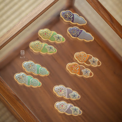 知舍·金彩山花纹发夹