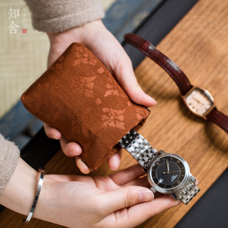 知舍小鱼包收纳首饰零钱口红小包棉麻织物日本先染面料弹片口金包