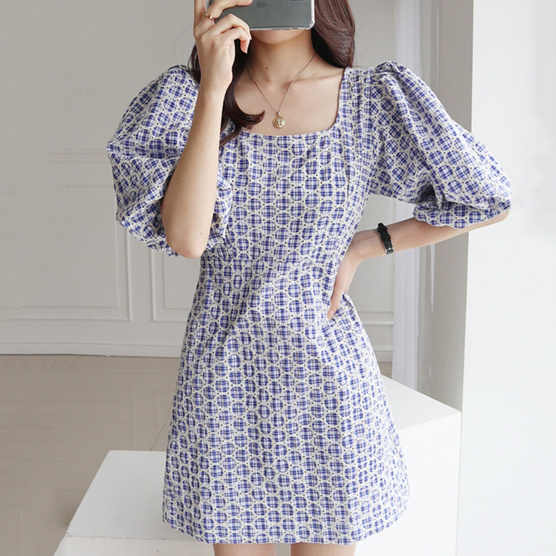 Korean French style heavy industry embroidered Plaid square collar with leaky collarbone, slim fitting and waist closing bubble sleeve dress